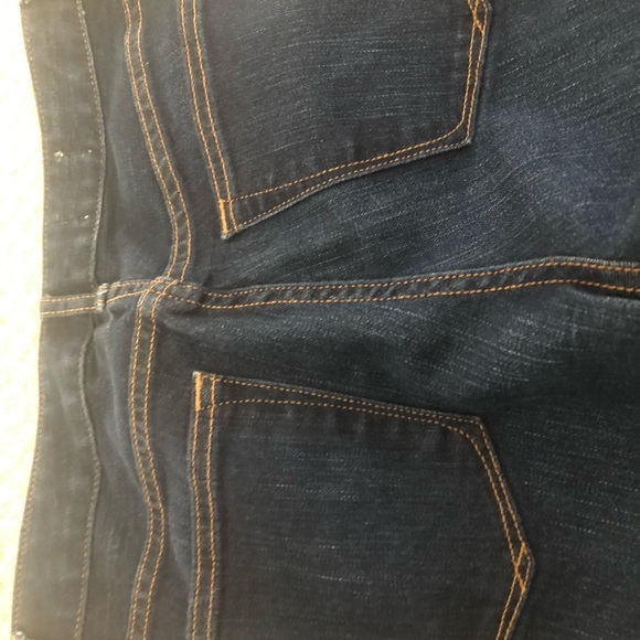 Gap Dark wash flare leg Jean - Picture 4 of 4